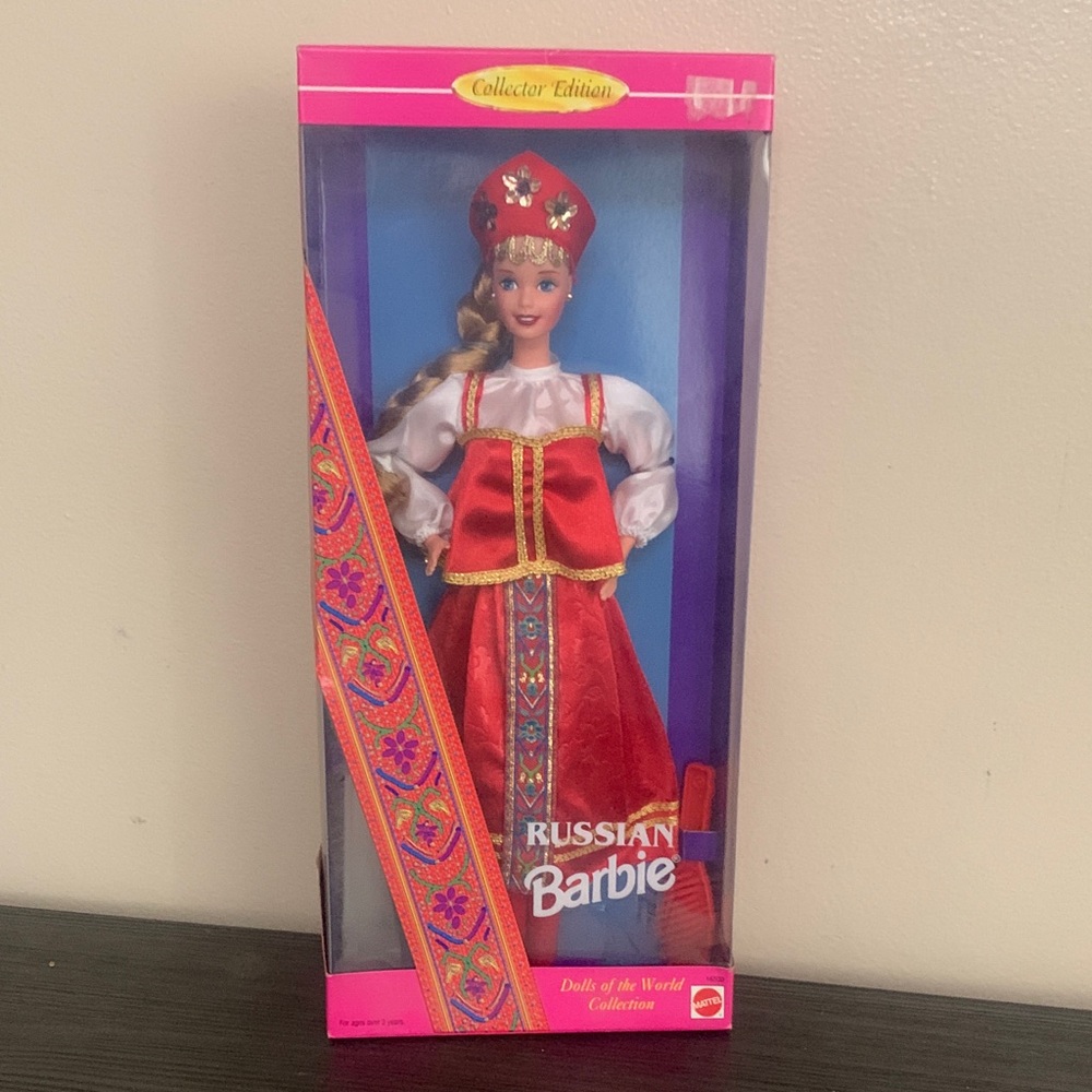 Barbie Collector Edition Russian Doll - Red and White Ensemble 61